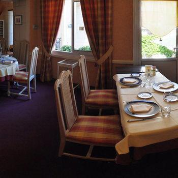 Logis Le Bretagne Hotel