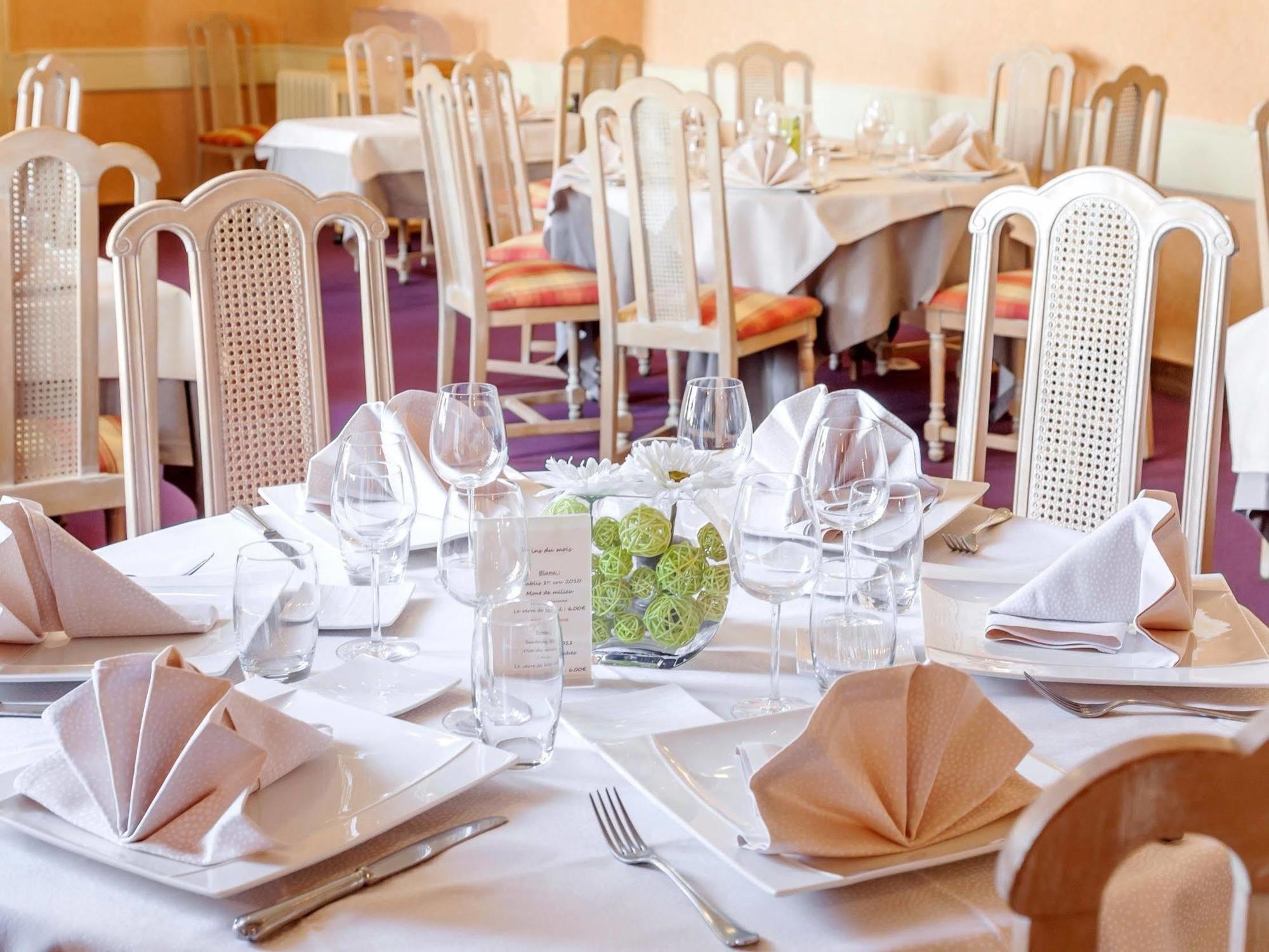 Logis Le Bretagne Hotel